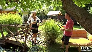 Extra Hot Milf Amber Jayne Covered in Cum!