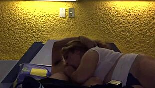 mi vecina madura se pone sexy con amateurs