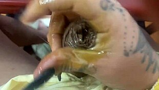 Shemale mommy delivers big cumshot in cowgirl hentai close-up