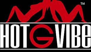 Sexy stacked girl fingers her pussy