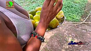 Orange Seller Meets Big Dick Customer In Juicy Encounter With Julietsimeo