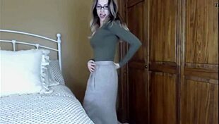beautiful woman in glasses undresses on webcam 😍