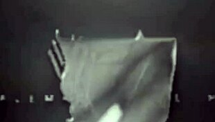 Laura Gutierrez gives blowjobs and anal sex to German tattoo artist on Praia Grande beach