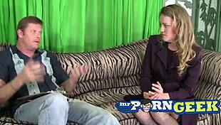 amateurs getting rough with double penetration and tattoos 😈