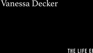 Sweaty yoga girl reaches massive orgasm during workout masturbation