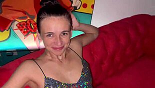 slut flashes at club, gets creampied