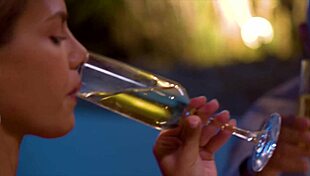 Stunning brunette models turn trip into wild threesome fun 😈