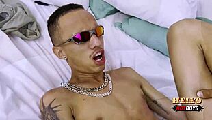 omg i gave my ass to the carioca guy and fell on his monster cock 😍🍆