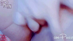 Amateur Asian Pussy Fingering Close-Up Masturbation