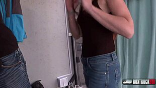 simona dreweova sucking stranger in fucktruck