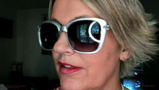 Beautiful mature slut loves cum on face