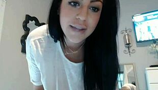 Watch Briana Lee Masturbate on Webcam!