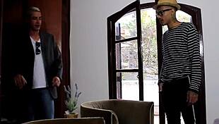 fodendo o morador de rua with ladyboy anal