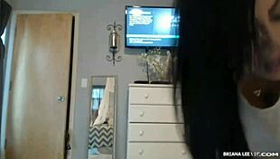 Watch Briana Lee Masturbate on Webcam!