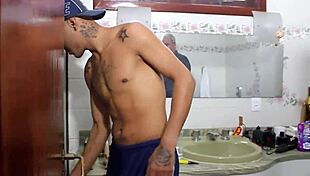 fodendo o morador de rua with ladyboy anal