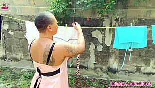 Uglygalz1 fucks outside with that big ass 😈