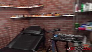 australian beauty amber luke gets a new nose tattoo