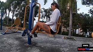 amateur thai teen girlfriend gives blowjob after workout