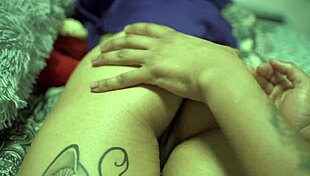 Violet gets her ass massaged and fucked 😈