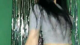 Wow! This sexy Asian Korean girl dances provocatively on Uplive livestream webcam show!