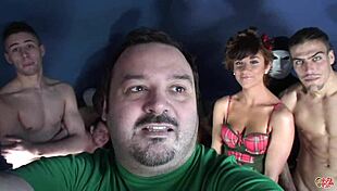 17 tios lefndole la cara en amateur session