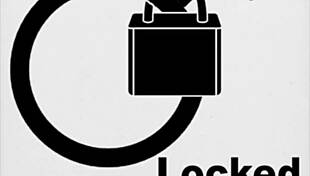 Törött vagyok, a szánalmas faszom most a feleségemé.