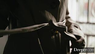 Andreina De Luxe Feels Deep Pleasure