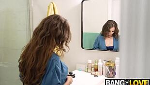 Ethan Justine Jakobs'tan eğilmiş amcık dövme için POV sert misyoner istiyor