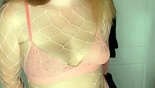 Big ass cowgirl riding and edging to pleasure herself