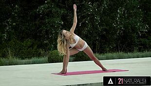 Cute Starlet Mona Blue Gets Her Wet Pussy Drilled Like Never Before 😍 With Licking And Riding