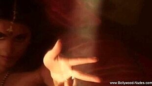 Stripteasing And Seducing Technique To Dance Fully