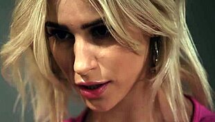 Alisa Lovely's Creamy Pussy Pulsates With Vacuum Vibrator