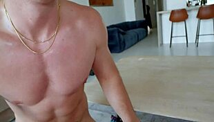 Squirting girl keeps squirting from fuck!