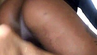 I'm havin' sum fun in tha bed wit my panties.