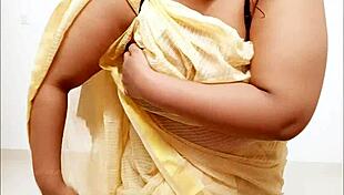 chubby asian aunty showing boobs