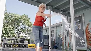 Cougars Seka and Wendy Tease Hollywood with Favors