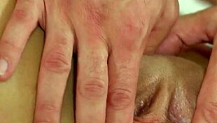 Cute virgin stretches tight vulva for first time