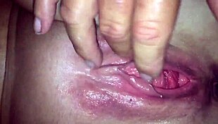 mature woman squirts homemade in high definition