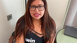 Pervert psychologist seduces and fucks horny milf client