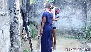 Man, ghetto sex outside with curvy babe is wild stuff