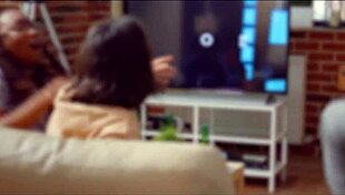 Slumber party hookup med vennernes varme mor syren de mer?