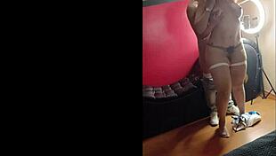 aleja la potra se escapa de su marido para grabar un video con su universitario otaku que le pidi� un cosplay de chun li