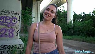 Public agent's rough outdoor sex session with a stranger