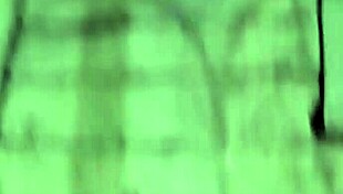 Gece yarısı yalnız kız arkadaş istiyor, anal creampie alıyor