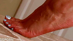 Sexy Brazilian Girl Masturbates Her Hairy Pussy In Bathtub