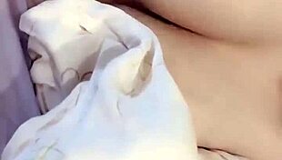 Asiatica se masturba con pasión 😏