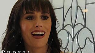 landlord fucks milf tenant with husband 😏