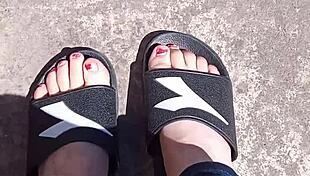 feet in the sun before pedicure
