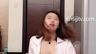 Asiatica se masturba con pasión 😏