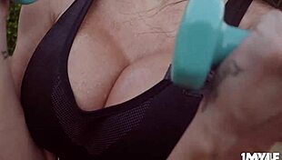 Jesus r eyes black cock works on milf lindas pussy